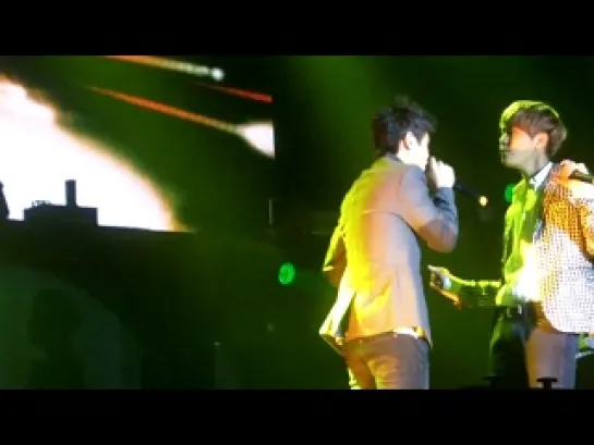 [FANCAM] 12.02.2012 JunHyung & YoSeob - Thanks To @ Beautiful Show in Berlin