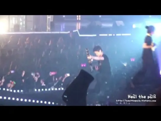 [FANCAM] 4.02.2012 BEAST - V.I.U (YoSeob focus) @ Beautiful Show in Seoul