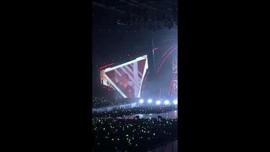 [FANCAM:TOUR] 180824 Джинён и БэмБэм - King @ Концерт «GOT7 2018 World Tour: Eyes On You» в Гонконге.