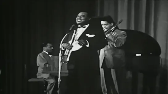 Louis Armstrong with Sy Oliver And His Orchestra - La Vie En Rose