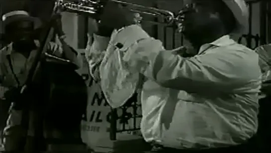 Louis Armstrong - Struttin' With Some Barbecue