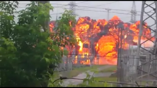 А в Томске весело или взрыв самогонного аппарата на подстанции.