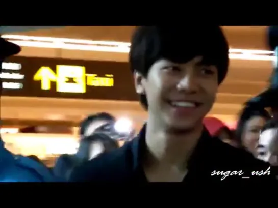 120824 Seunggi Arrival @ Singapore.wmv