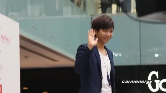 Lee Seung Gi - Singapore Press Conference Ending (720p)