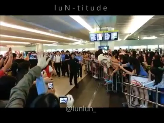 Lee Seung Gi arrival at Singapore Changi Airport [Fancam][ 240812 ]