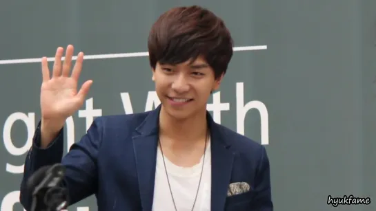 24_08_12 _Tonight with Lee Seung Gi_ Open Press Conference (720p)