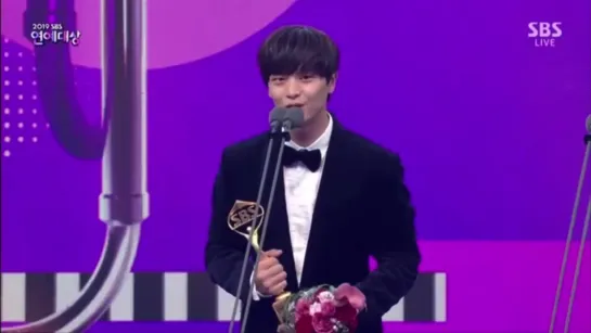 28.12.2019  Lee Seung Gi ( 이승기 )- 2019 SBS Entertainment awards