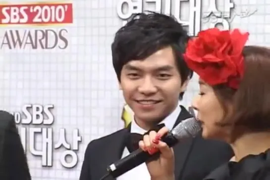 10.12.31 SBS Drama Awards - Lee Seung Gi [F5VO3K3zfIA]