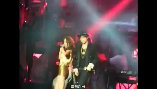 13.02.16 Baek Ji Young Concert Fancam 1 - Lee Seung Gi [U1FFx4HNREk]