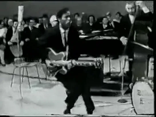 Chuck Berry -  Roll Over Beethoven (Live 1958)