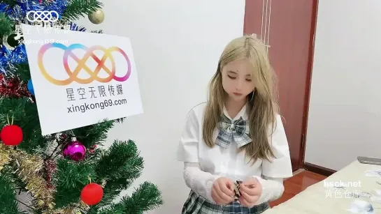 Xingkong 🌟012🌟Na Mei. The junior girls put on Christmas shirts and invite seniors to celebrate Christmas.mp4