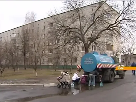 В Киеве массово травятся водой