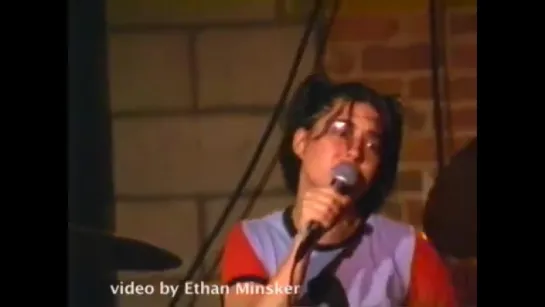 Bikini Kill - Alien She [live NYC, 1993]