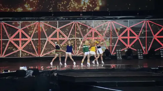 150321 Red Velvet - Happiness, Ice Cream Cake + Talk @ SMTOWN live world tour 4 in Taiwan [FANCAM]