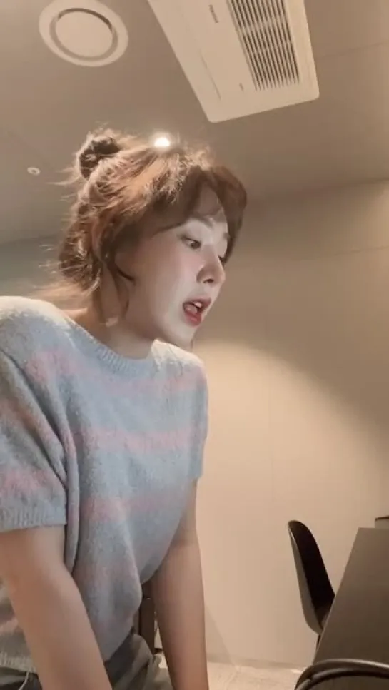 220331 Wendy (Red Velvet) @ todayis_wendy Live