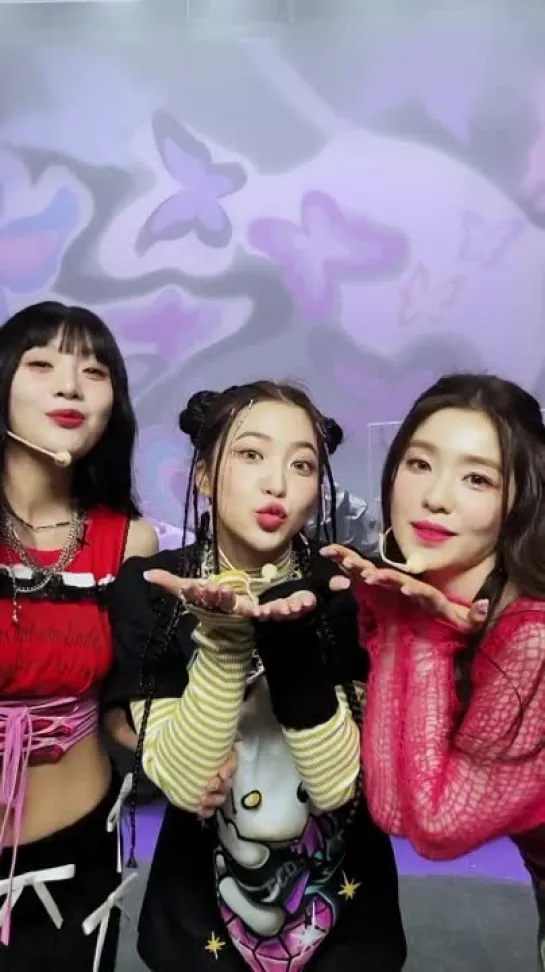 221208 Irene, Joy, Yeri (Red Velvet) @ Red Velvet TikTok