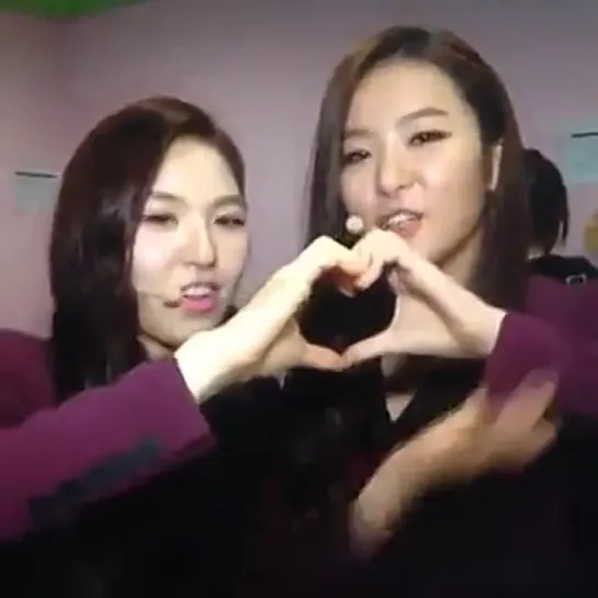 141024 Red Velvet (Seulgi, Wendy, Joy) @ Simply Kpop Backstage Part 1