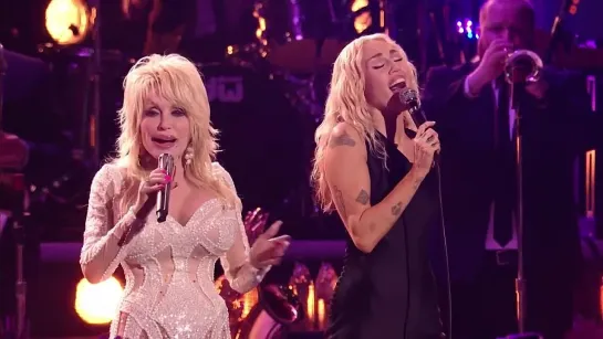 Miley Cyrus & Dolly Parton - Wrecking Ball x I Will Always Love You (Live at Miley’s New Year’s Eve Party)