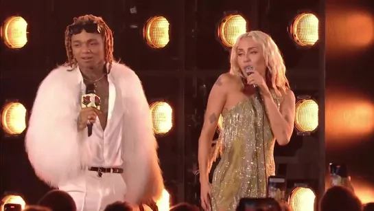 Miley Cyrus and Swae Lee Perform "Party Up the Street"