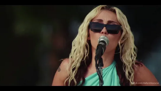 Miley Cyrus - Wildcard (Live at Backyard Sessions 2023)