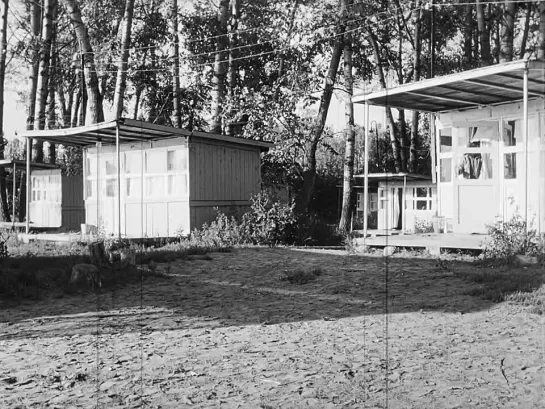 На Золотом берегу в Зеленом городке, 1974. #ссср #быловремя