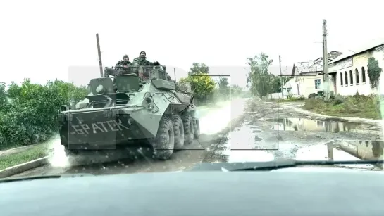 Это видео из Кременной. Корр RT Юлия Мартовалиева побывала в городе, откуда массово уезжают люди