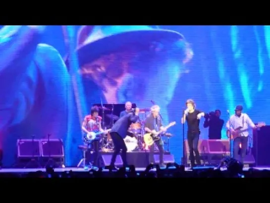 Little Red Rooster Rolling Stones with Tom Waits at the Oracle Arena in Oakland live 05.05.2013