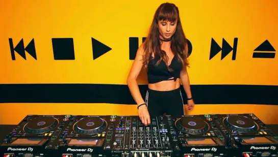 Juicy M - 4 CDJs Mix