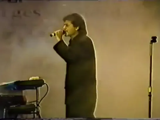 Nazia_Hassan__Zoheb_Hassan-Live_Dubai_Show_(1989)-Part_02