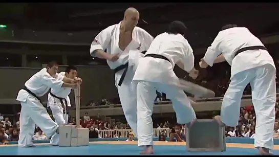 Artur Hovhannisyan Tameshiwari Kyokushin Karate Левый Лоу-кик