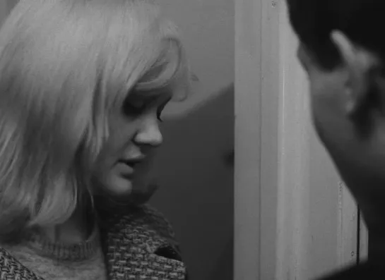 Loves of a Blonde (1965), Miloš Forman.