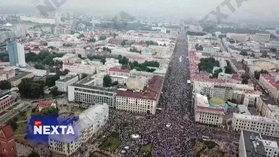 Жители Минска у площади Независимости. 23.08.20 [NR]