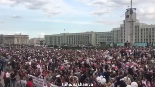 Протестующие в Минске вышли к Дому правительства в Минске (14.08.20) [NR]