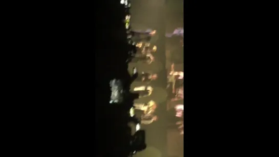 [FANCAM] 170912 BTS at The Chainsmokers' concert in Seoul, performing 'Closer' with them (Closer Shot)