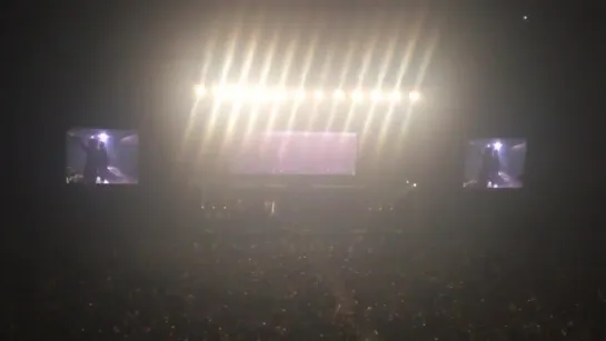 [FANCAM] 170912 BTS at The Chainsmokers' concert in Seoul, performing 'Closer' with them (Long Shot Ver)