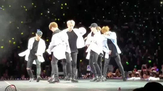 [FANCAM] 170323 BTS - Spring Day @ 2017 BTS LIVE TRILOGY EPISODE III: The Wings in Newark Day 1