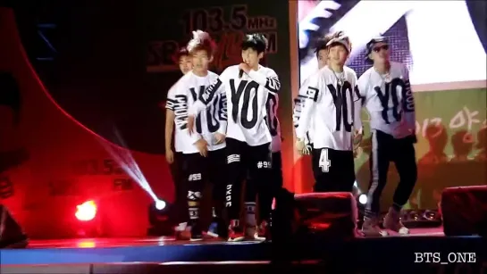 [FANCAM] 130929 BTS - No More Dream @ Love FM Radio Show