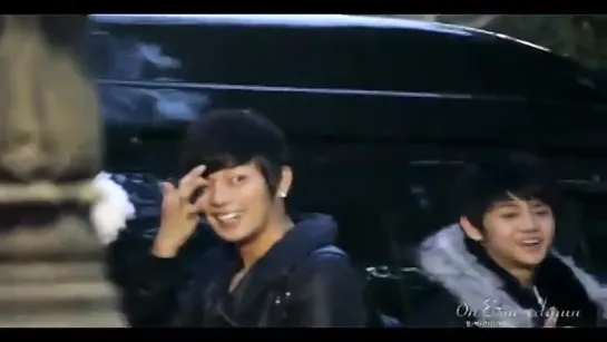 [FANCAM] 21.11.2010 DooSeob reaction on HyunSeung's fanboy @ SBS Inkygayo