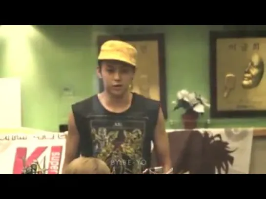 [FANCAM] 17.05.2010 JunHyung dance @ Sukira