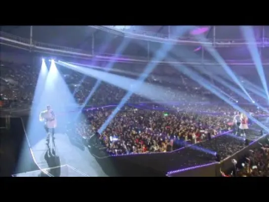 [DVD] BEAST World Tour "Beautiful Show" in Seoul - 15. Should I Hug Or Not