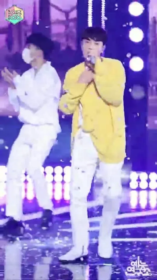 [COMEBACK] 하이라이트 윤두준 직캠 NOT THE END (불어온다) (Highlight YOON DU JUN FanCam) @Show!MusicCore 210515