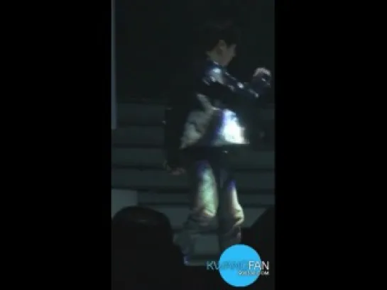 [FANCAM] 18/19.02.2011 KiKwang - Easy (Sincere Version) @ Welcome Back to BEAST Airline