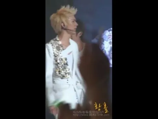 [FANCAM] 19.02.2011 DongWoon acting cute @ Welcome Back to BEAST Airline