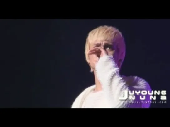 [FANCAM] 12.12.2010 DongWoon cries @ Welcome to B2ST Airline Concert