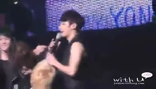 [FANCAM] 12.12.2010 Happy Birthday to JunHyung #2 @ Welcome to B2ST Airline Concert