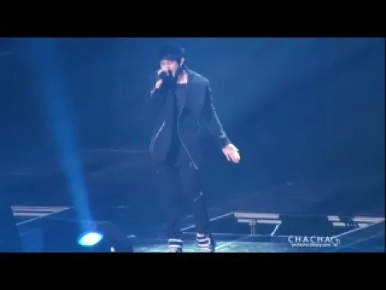 [FANCAM] 12.12.2010 YoSeob - Easy, Part 3 @ Welcome to B2ST Airline Concert