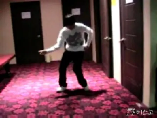 [PRE-DEBUT] YoSeob Dancing to "Bump Bump Bump"