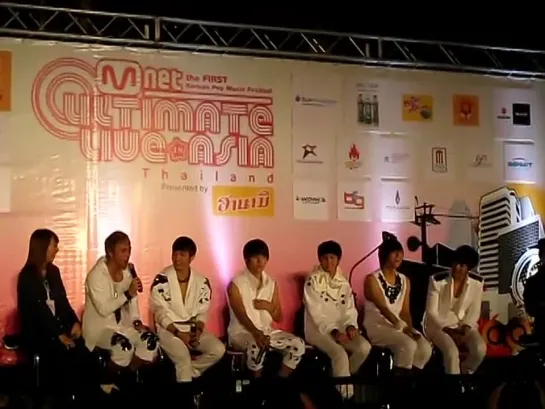 [FANCAM] 12.11.2010 BEAST speak Thai @ Mnet Ultimate Live in Asia Press Conference (Thailand)