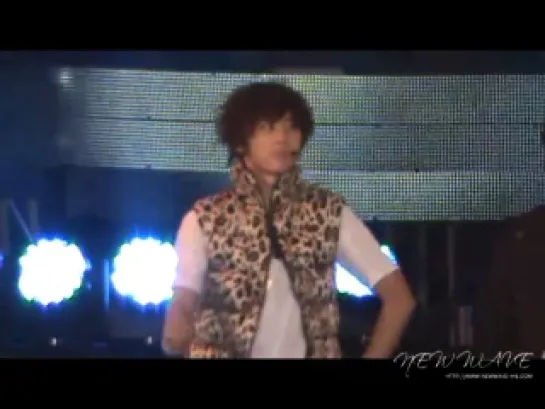 [FANCAM] 14.11.2010 HyunSeung @ SBS Nongshim Love Sharing Concert