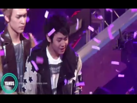 [FANCAM] 14.11.2010 DongSeob - ending stage #3 @ SBS Nongshim Love Sharing Concert